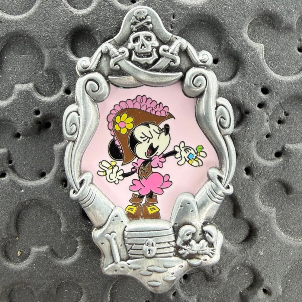 Disney parks DCL Disney Cruise Line Pirates Frame Minnie Mouse 3D trading pin